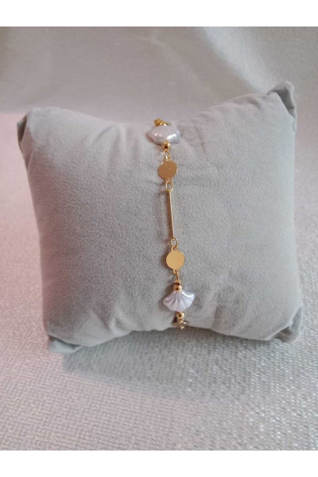 Women's Gold Colored Shell Detailed Stylish Bracelet