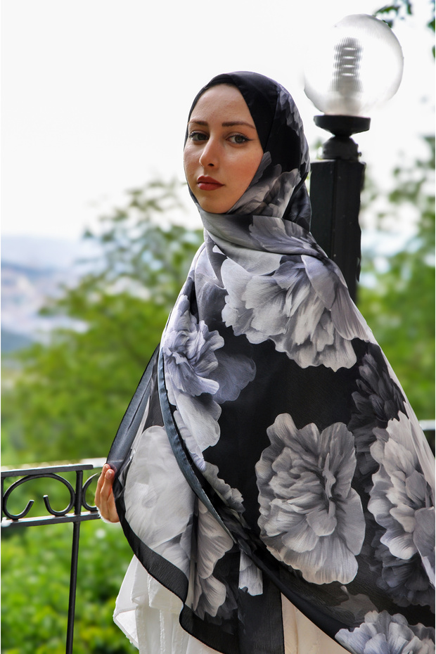 Ebrâr Pattern Janjan Silk Shawl Red - 2