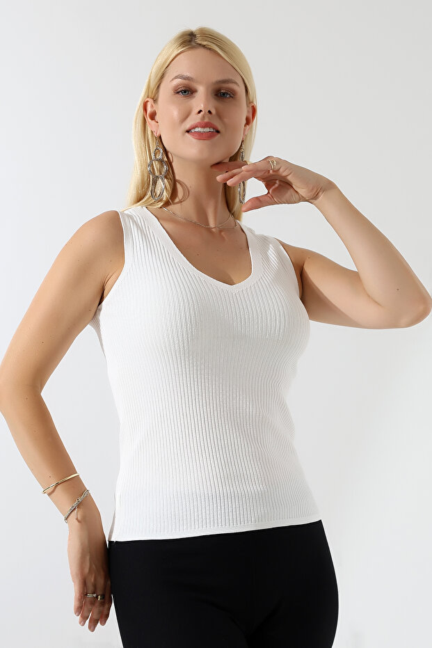 Bluză de damă cu decolteu în V - 5