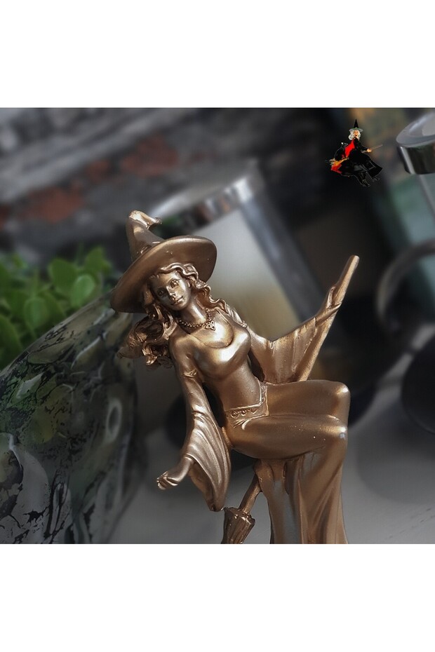 Süpürgeli Tatlı Cadı Biblo Altın 20cm - 4