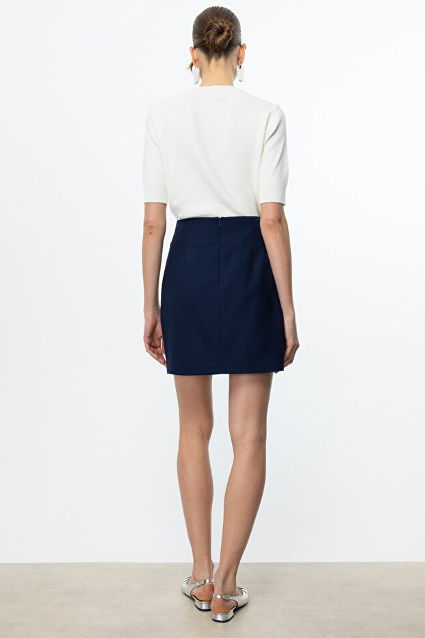 Süs Düğmeli Mini Etek - 4