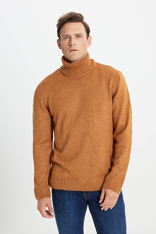 Men's Mustard Standard Fit Regular Cut Full Turtleneck Ruffled Soft Textured Knitwear Sweater