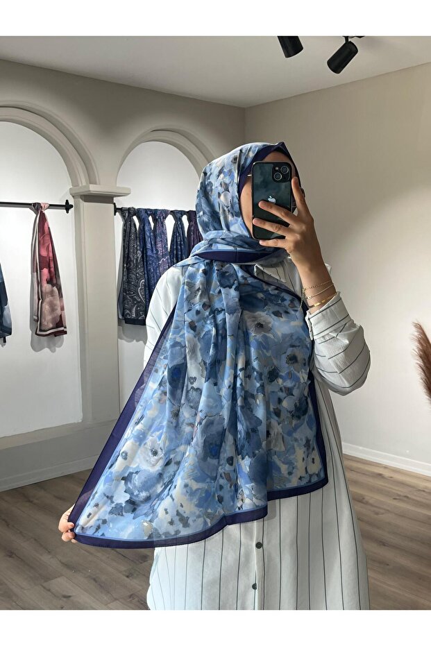 شال ناعم باللون الأزرق الداكن بنمط الزهرة - 3