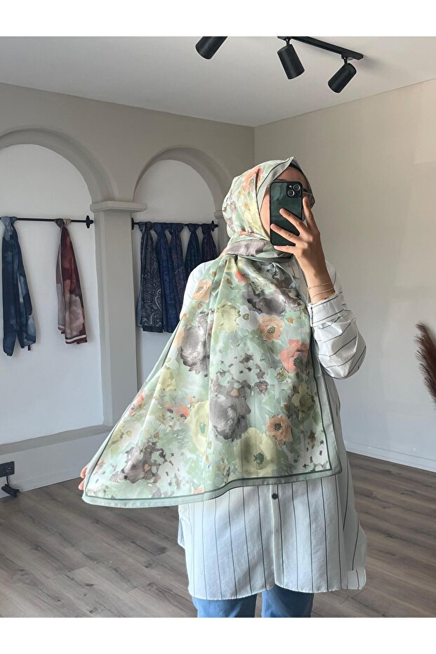 شال أخضر ناعم بنمط زهرة - 3