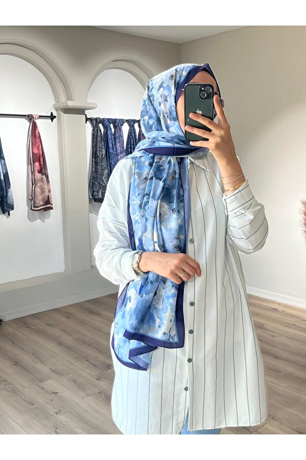 شال ناعم باللون الأزرق الداكن بنمط الزهرة - 5