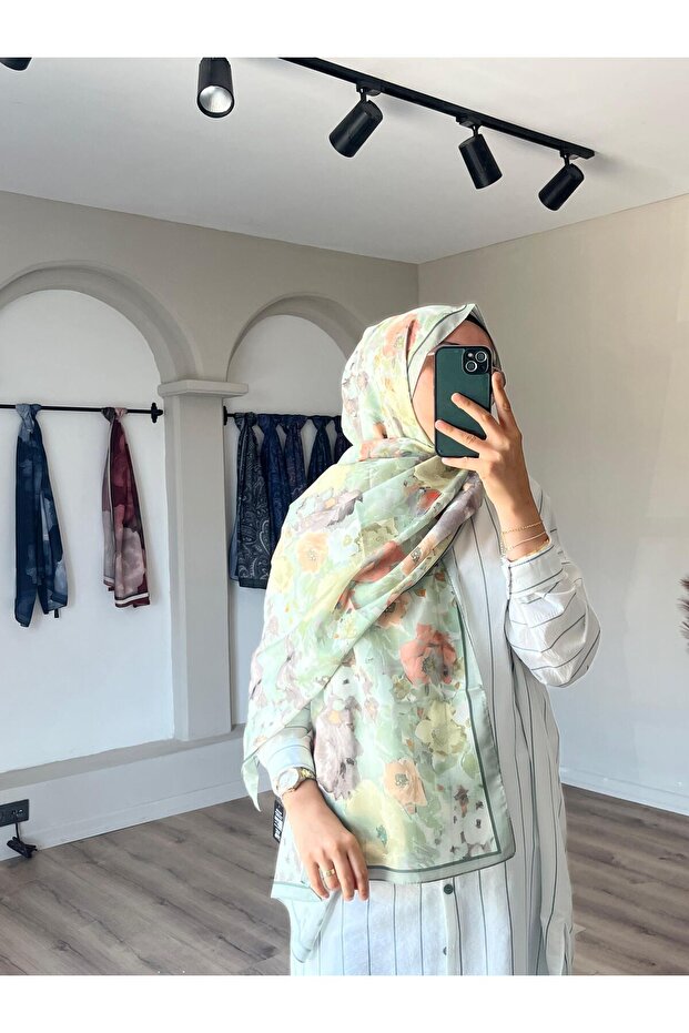 شال أخضر ناعم بنمط زهرة - 1