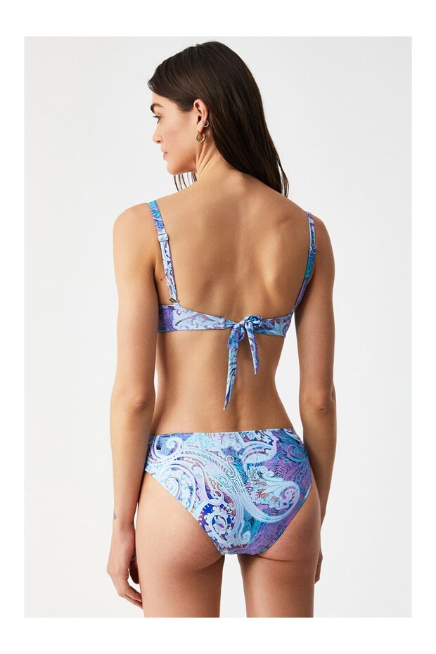 SELENDA BIKINI TAKIMI - 2