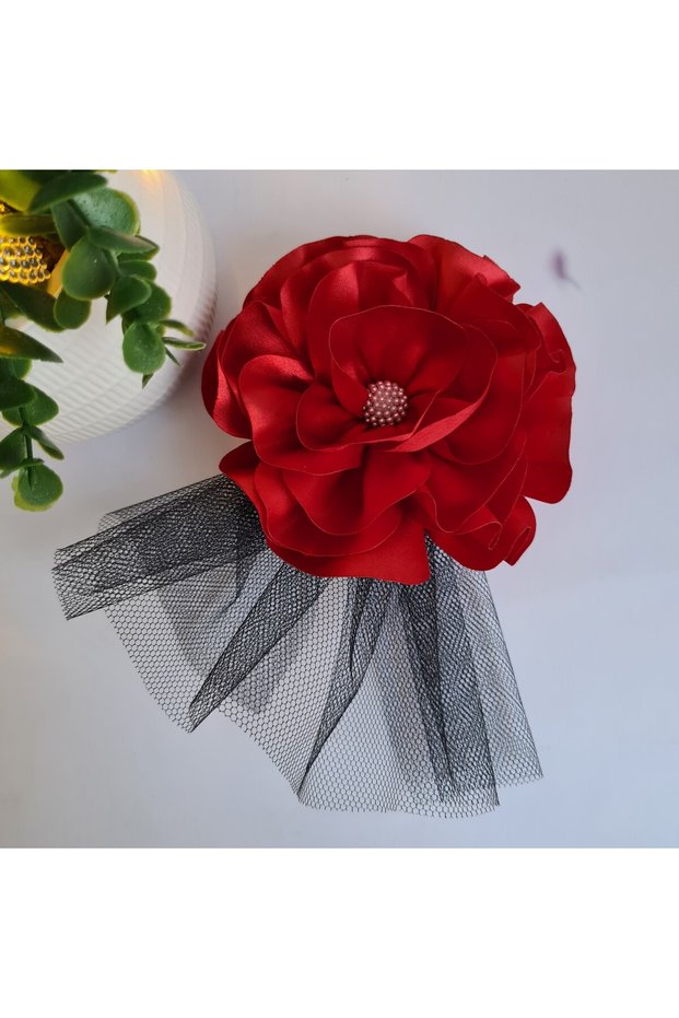 Handmade fashion accessory