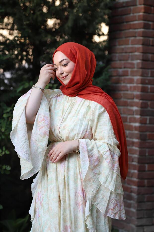 سلسلة دبي شال أحمر