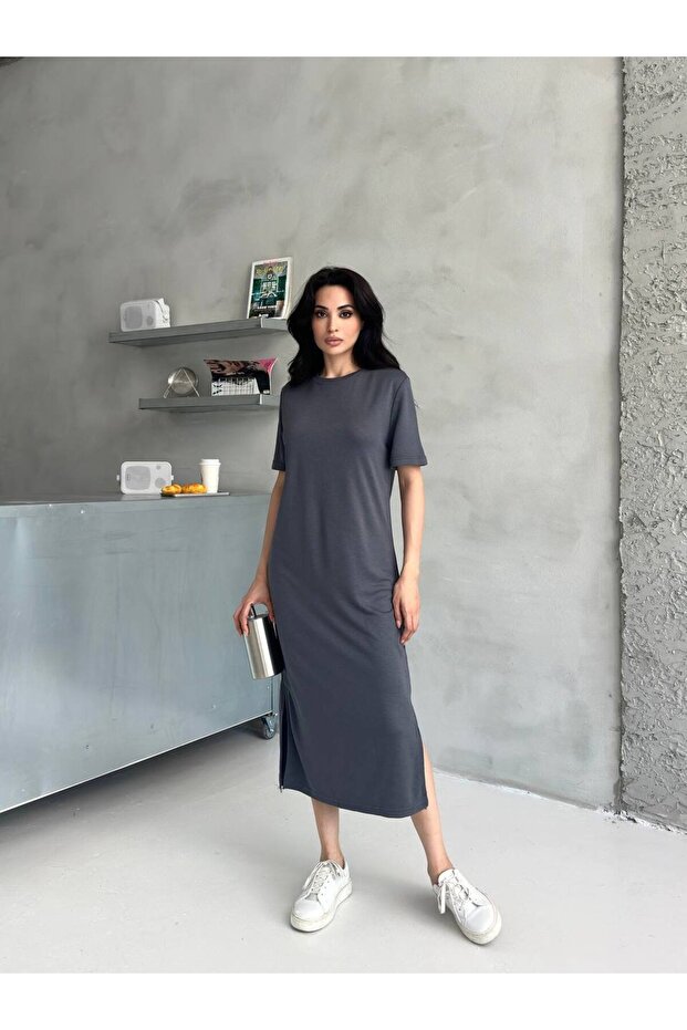 Gri Yırtmaç Detaylı Basic Elbise - 1