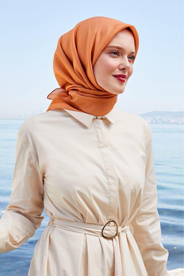 وشاح أورا بنمط تباعد الألوان بلون موحد - 1