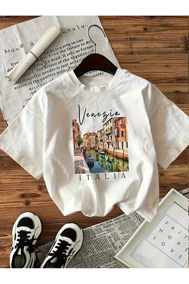 Premium Oversized Fit Short-Sleeve Printed T-Shirt