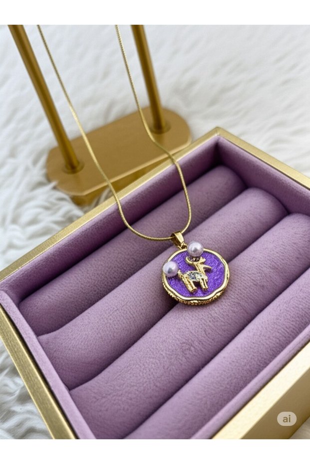 Elegant Pearl Deer Detailed Lilac Necklace