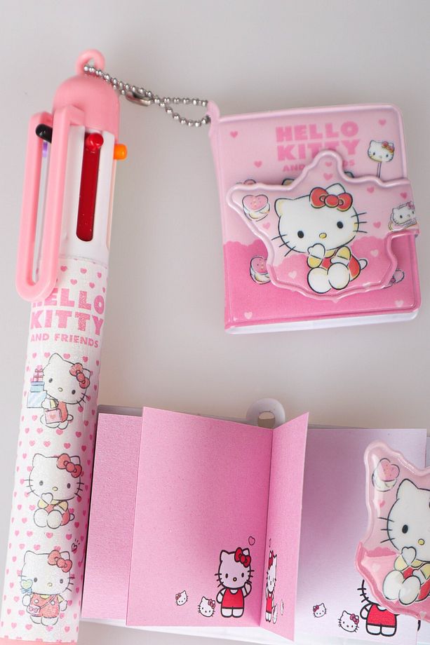 "DEKOMUS ISLAK MENDİL " YENİ SEZON LİSANSLI HELLO KITTY 6 RENKLİ TÜKENMEZ KALEM VE NOT DEFTE - 4