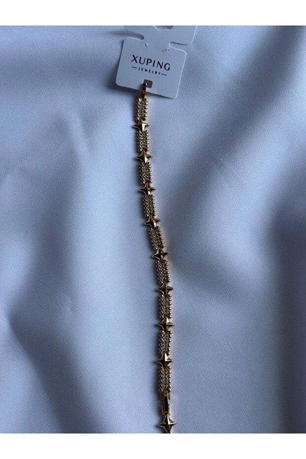Elegant Bijoux Bracelet with Stylish Design