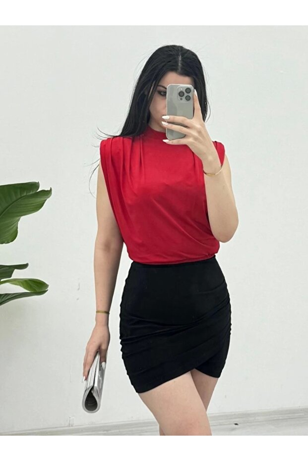 بلوزة ساندي بدون أكمام حشوة كتف قطعة - أحمر - 4