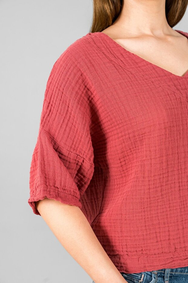 V-neck short sleeve blouse