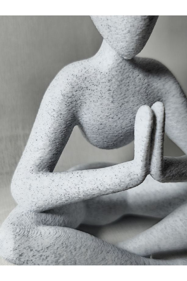 Fuzzy Dekoratif Süs Eşyası – 3D Baskı Mermer Görünümlü Masaüstü Biblo-Meditasyon yapan Biblo - 4