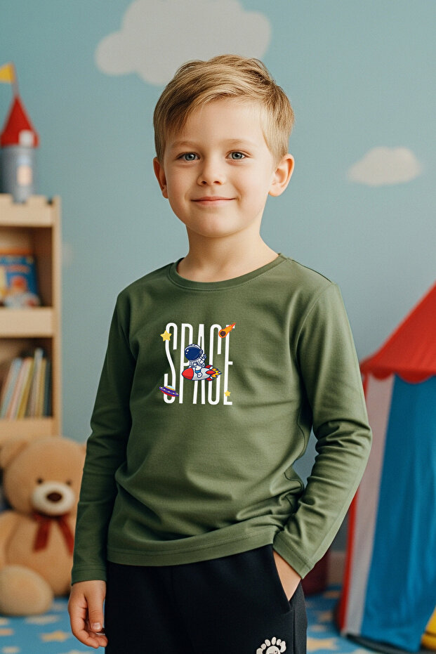سويت شيرت للأولاد مطبوع عليه ZERO COLLAR SPACE