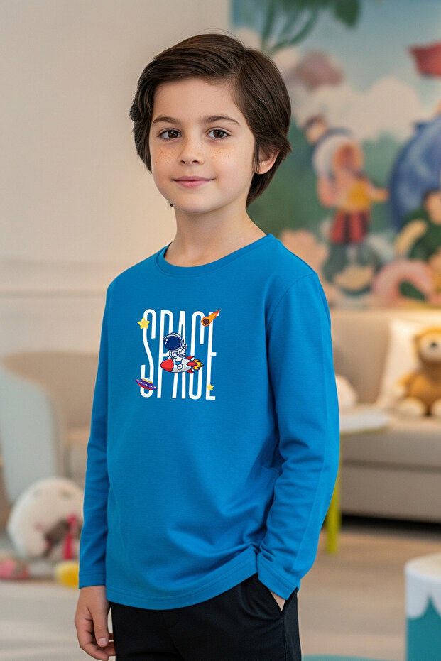 سويت شيرت للأولاد مطبوع عليه ZERO COLLAR SPACE