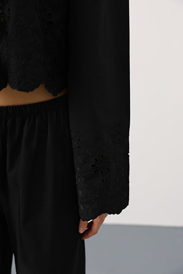 Siyah %100 Pamuk Poplin Bağlamalı Brode Detaylı Dokuma Bluz TWOSS25BZ00595 - 4
