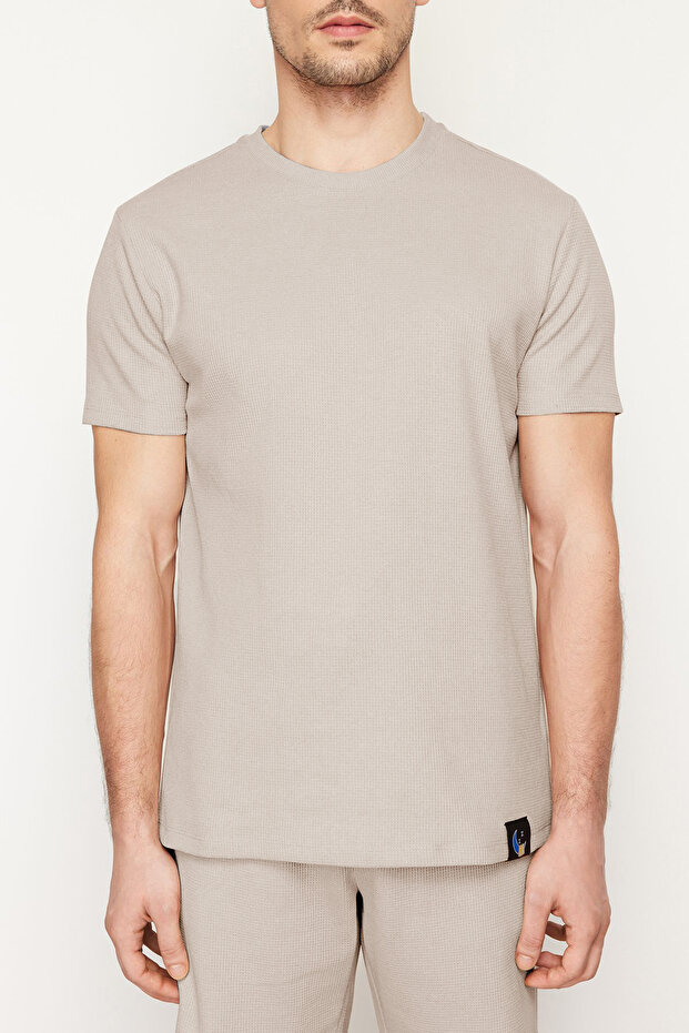 Béžová souprava tlustého pyžama s vaflovým úpletem a šortkami Regular Fit TMNSS23PT00036 - 4