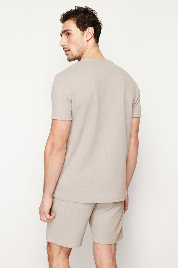 Béžová souprava tlustého pyžama s vaflovým úpletem a šortkami Regular Fit TMNSS23PT00036 - 5