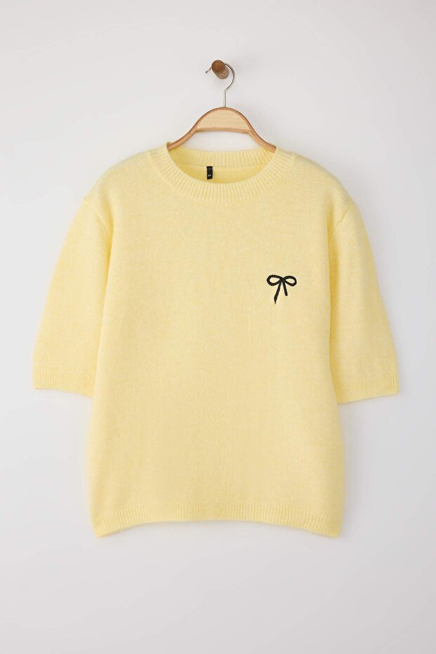 Tenký úpletový svetr s vyšívanou mašlí TBBAW26AN00007 - 5