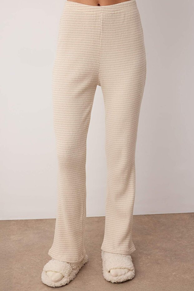 Bej Çizgili Hırka Yumuşak Tuşe Fırçalı Kışlık Fitilli Örme Pijama Takımı THMAW26PT00040 - 3