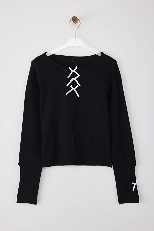 Siyah Fiyonk ve Cut Out Detaylı Bisiklet Yaka Slim/Vücuda Oturan Örme Bluz TWOAW25BZ00177 - 7