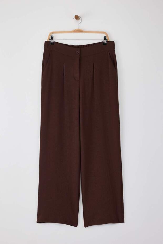 Kahverengi Mevsimlik Lastikli Yüksek Bel Pileli Wide Leg Dokuma Pantolon TBBSS22PL0448 - 5