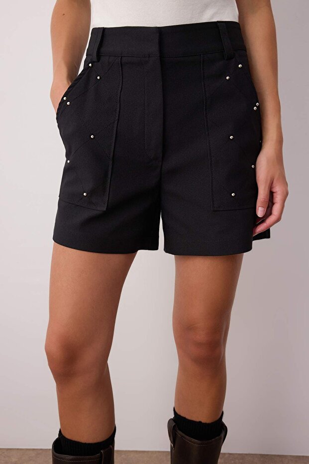 Siyah Gabardin Pamuklu Taş Detaylı City Boy Şort & Bermuda TWOAW26SR00014 - 2