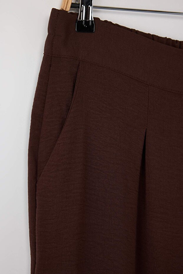 Kahverengi Mevsimlik Lastikli Yüksek Bel Pileli Wide Leg Dokuma Pantolon TBBSS22PL0448 - 6