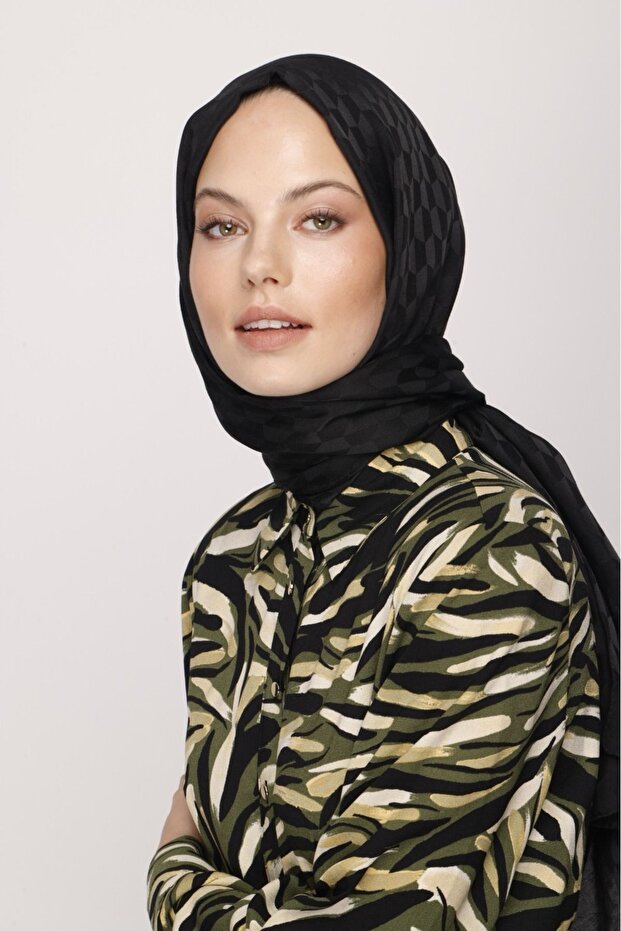 شال جاكار حريري بنمط Qoza أسود 80x190