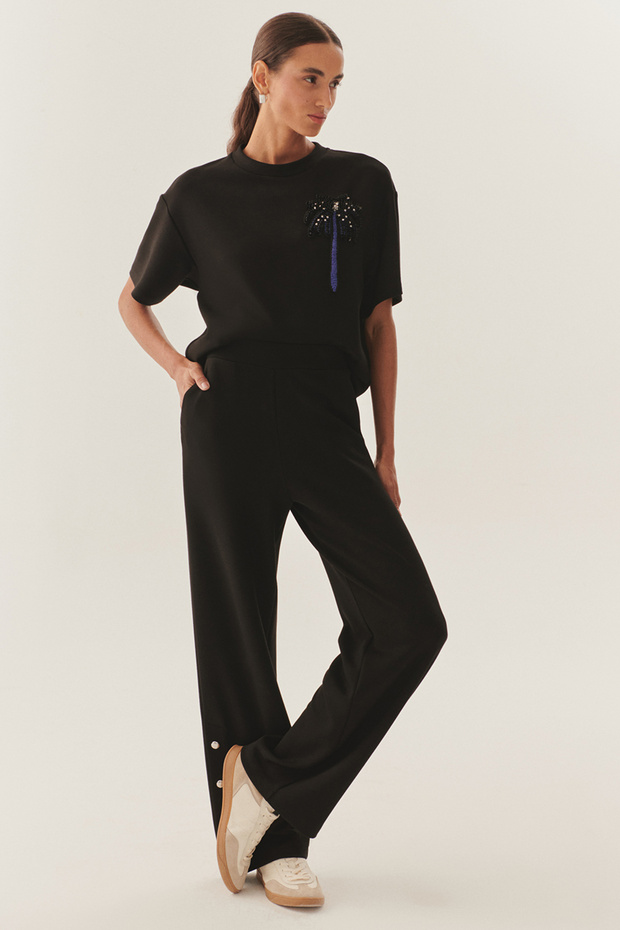 Button Detailed Relaxed Cut Black Knitted Trousers