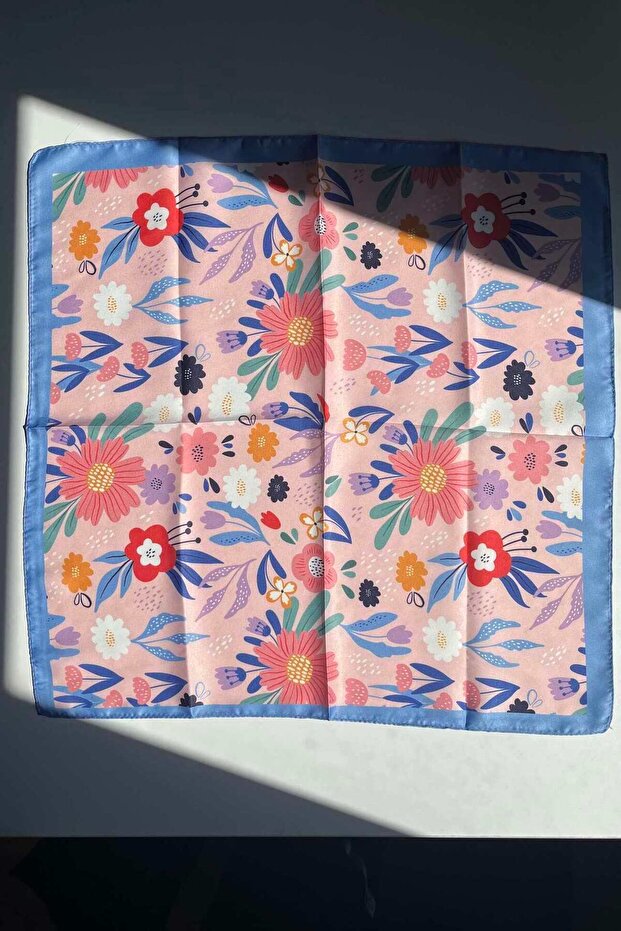 وشاح أحمر منقوش - 1