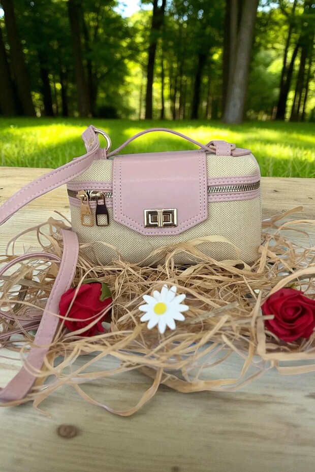 حقيبة كتف منقوشة من القش الحديث - 2