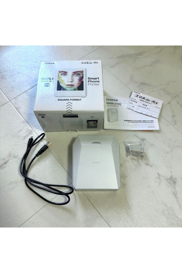 طابعة Instax Share Sp-3 باللون الأبيض
