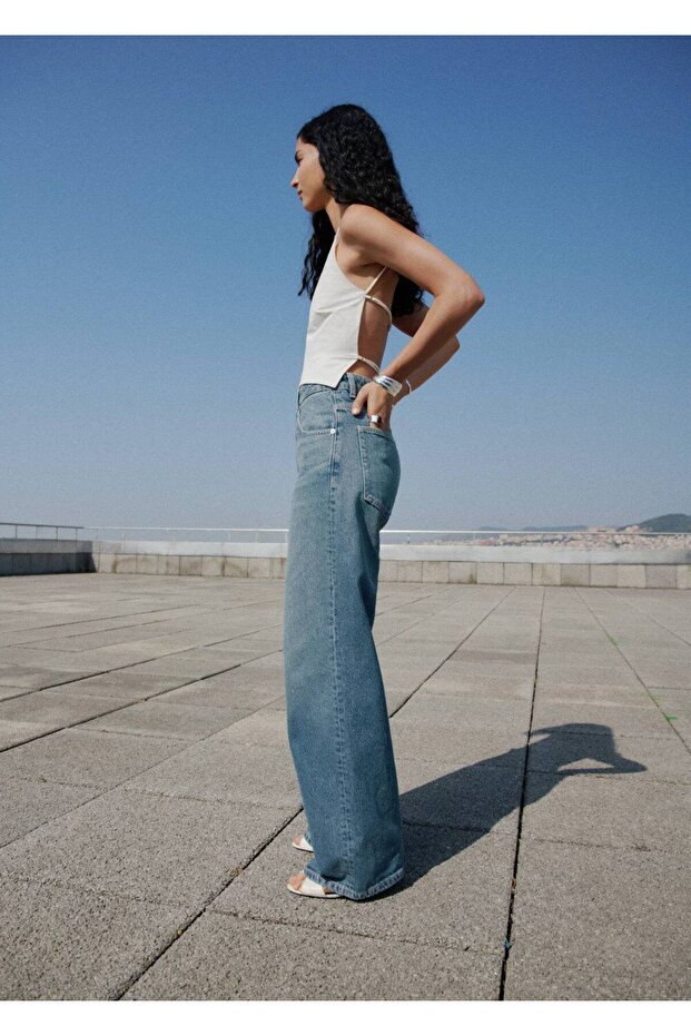 Mid-waist straight cut jeans