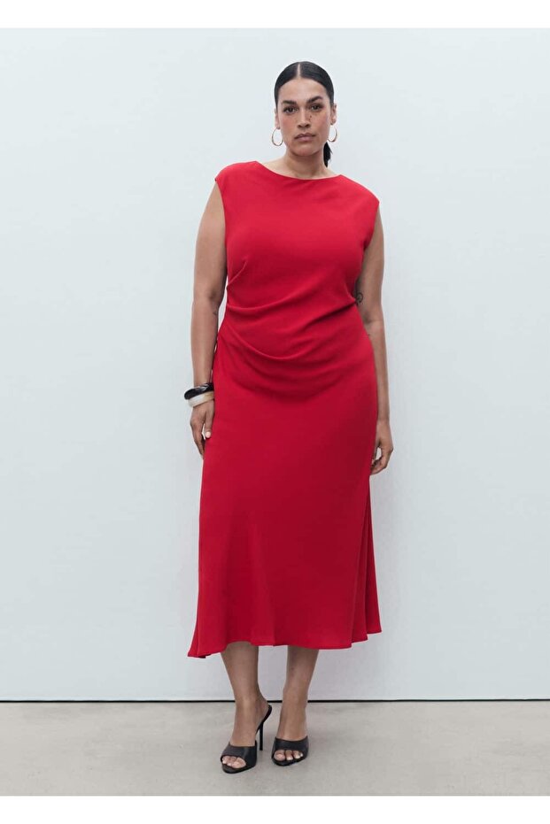 Büzgülü midi boy elbise - 5