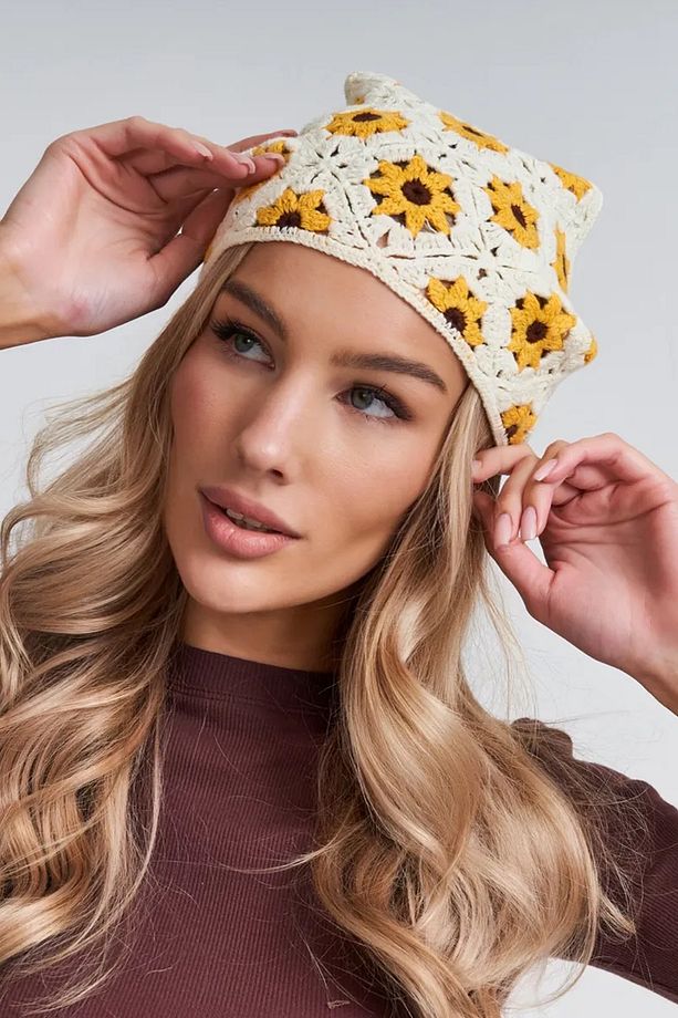 Çiçekli Örgü Üçgen Bandana - 1
