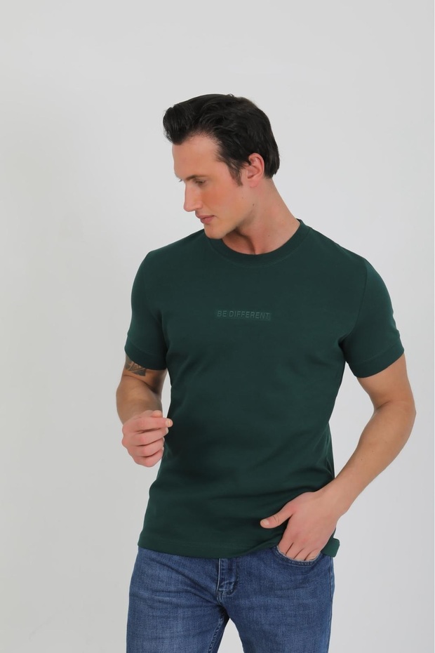 - Different Erkek T-shirt