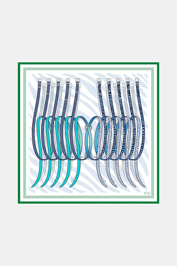 وشاح من نسيج التويل منقوش باللون الأزرق - 1