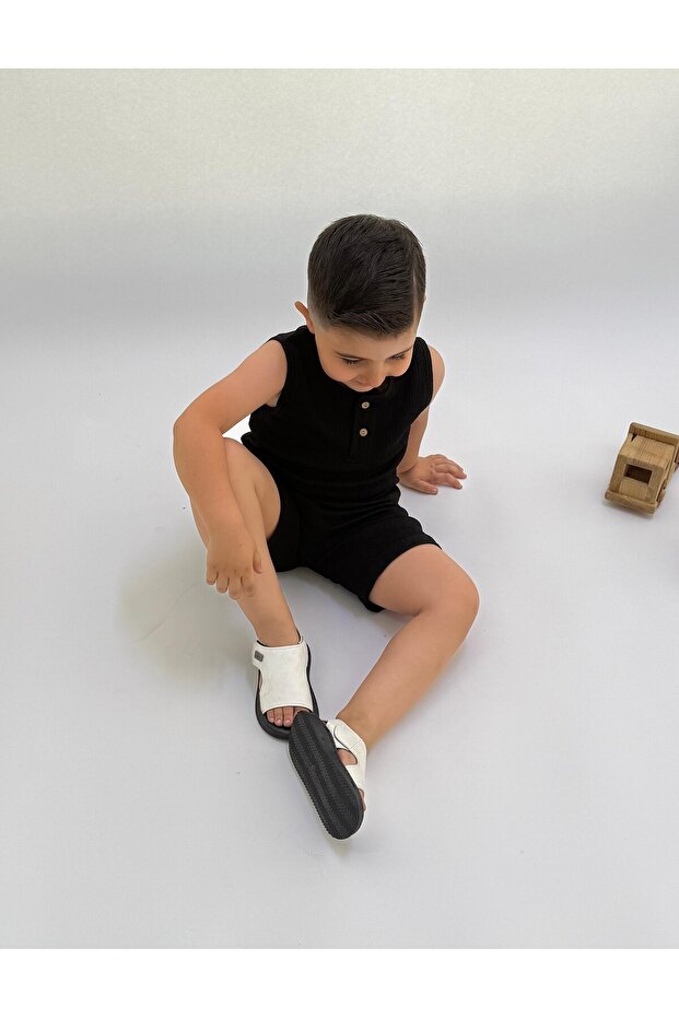 Boy's Sleeveless Shirt - Shorts Set