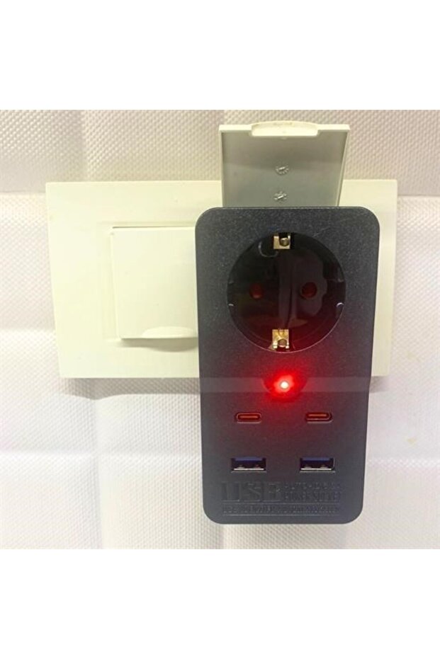 1 مقبس طاقة 2TYP-C 2USB مقبس تيار حراري محمي للمكتب المنزلي