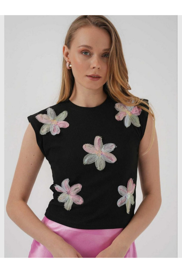 Women's Front Floral Embroidered Sleeveless Body Blouse