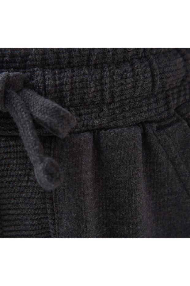 شورت سادة مع رباط للإغلاق وجيوب - 5