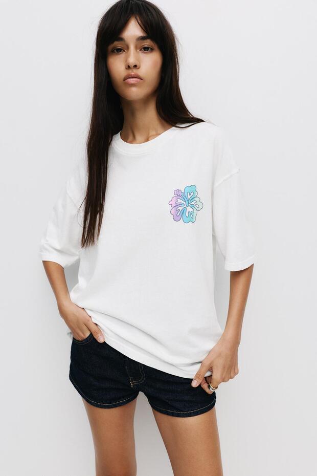 Hibiscus çiçekli t-shirt - 1