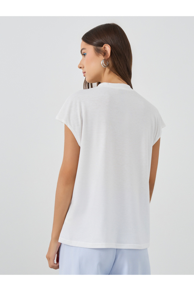 تي شيرت سادة بدون أكمام بقصّة عادية - 4