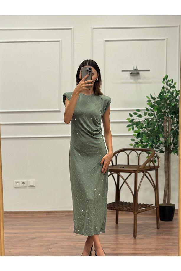 Taş Baskı Drape Detay Omuz Vatkalı Elbise - 1